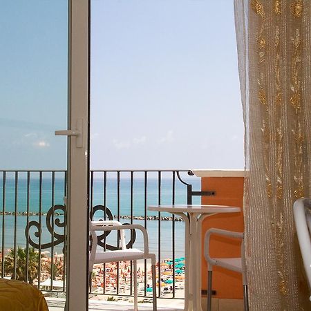 Hotel Cristall San Benedetto del Tronto Exterior foto