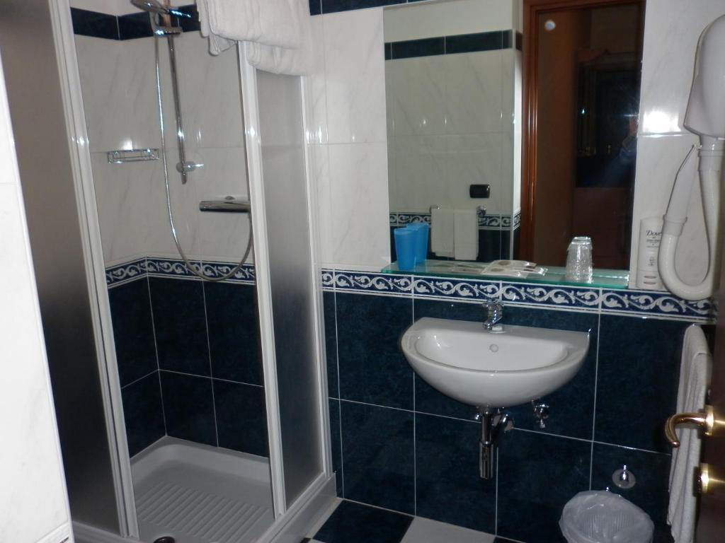 Hotel Cristall San Benedetto del Tronto Exterior foto