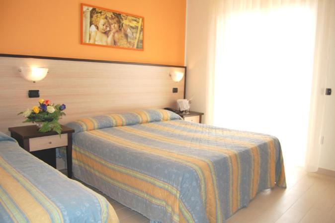 Hotel Cristall San Benedetto del Tronto Exterior foto