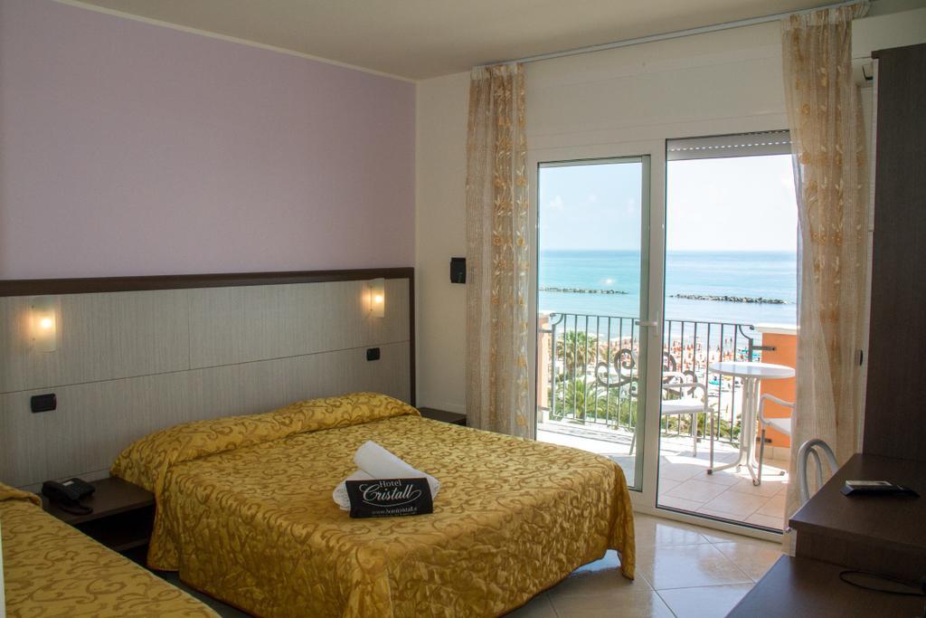 Hotel Cristall San Benedetto del Tronto Exterior foto